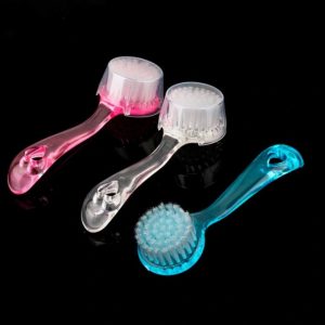 Щетка для чистки пыли с колпачком